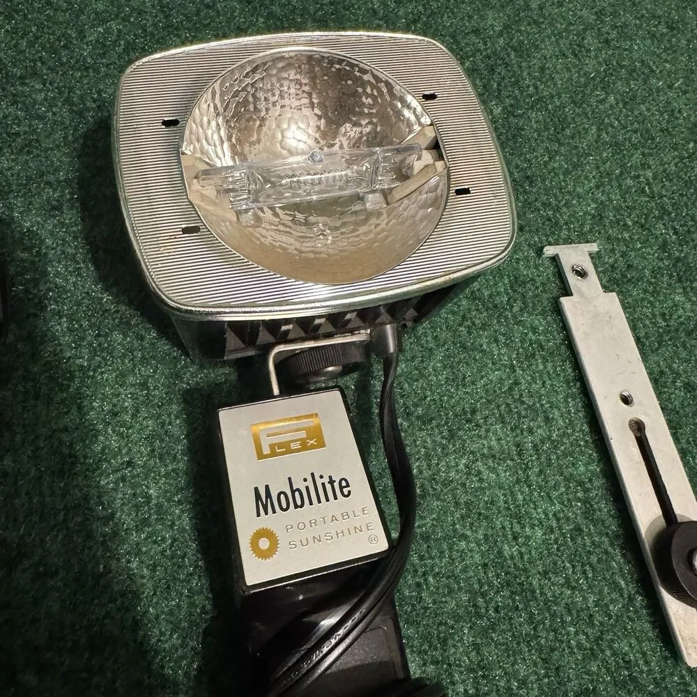 Vintage Mobilite Portable Sunshine Movie Light w/ Mount 1960s USA